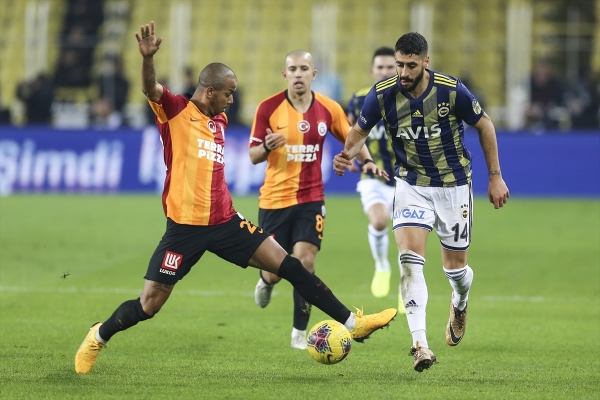 Galatasaray Fənərbaxçanı  Kadıköydə 3 qolla məğlub etdi