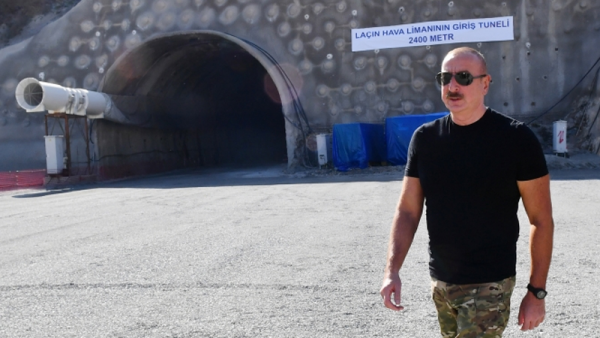 Prezident Laçına getdi, 2400 metr uzunluğundakı tunellə tanış oldu (FOTOLAR)