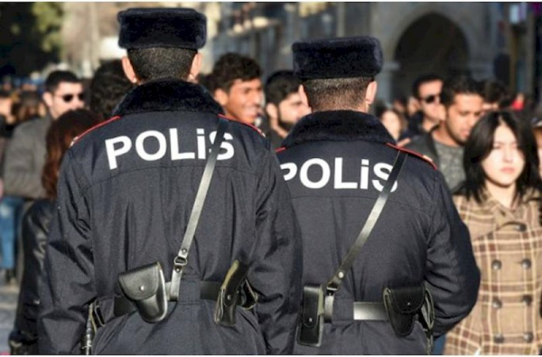 Azyaşlını döyən polis işdən çıxarıldı