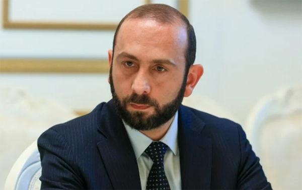 “Kommunikasiyalar bərabərlik və qarşılıqlılıq prinsipi əsasında açılmalıdır", -  Mirzoyan