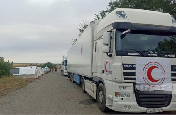 Humanitar yardım karvanı Ağdam-Xankəndi yolunda gözləyir