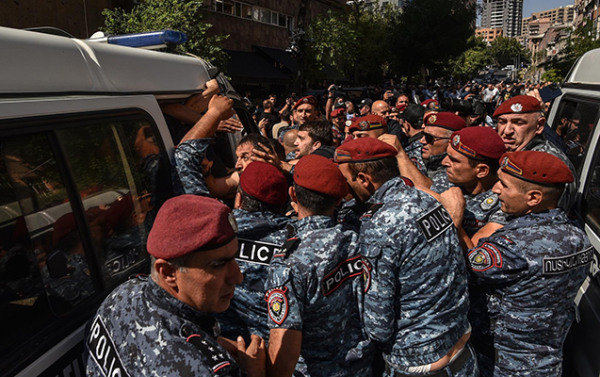 İrəvandakı aksiyada 168 nəfər saxlanıldı - Yenilənib