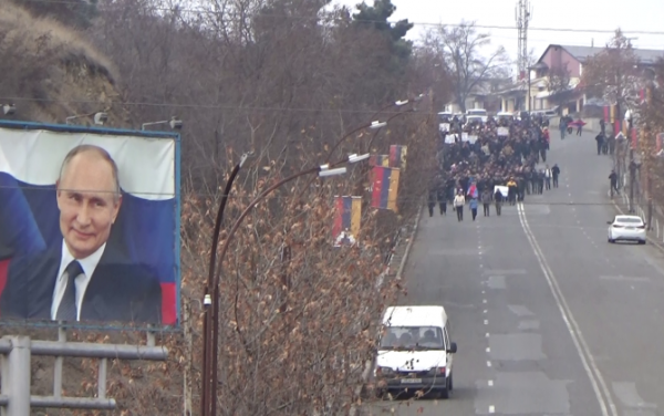 Putinin Xankəndinin girişindəki bilbordunu kim sökəcək?..- FOTOLAR