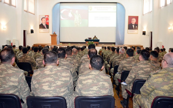 Müdafiə Nazirliyində toplantı keçirilib- Maaş və pensiyalarla bağlı