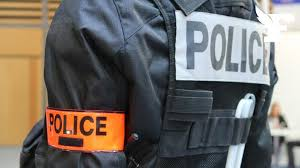 Fransa polisi sinaqoqu yandırmaq istəyən şəxsi güllələyib