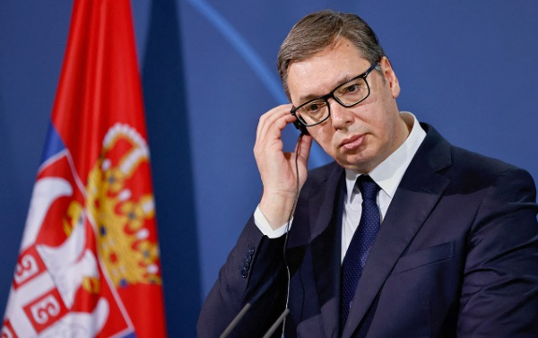 Moskvaya gedən Vuçiçin təyyarəsi Bakıda məcburi eniş edib
