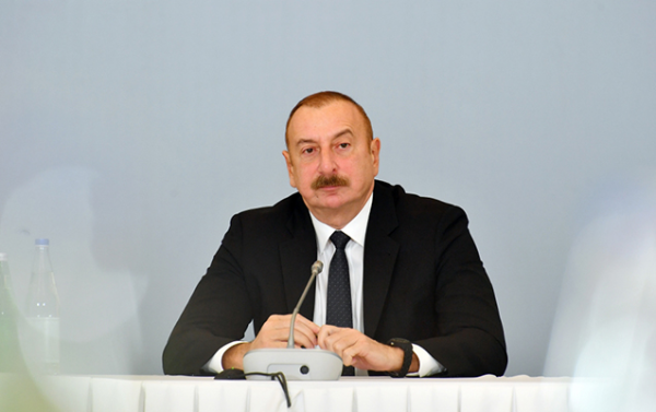 İlham Əliyev Mingəçevirdə italiyalı naziri qəbul edib