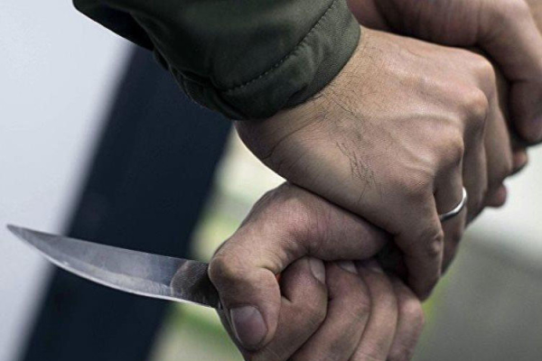 Lənkəranda istirahət mərkəzinin müdiri bıçaqlanıb