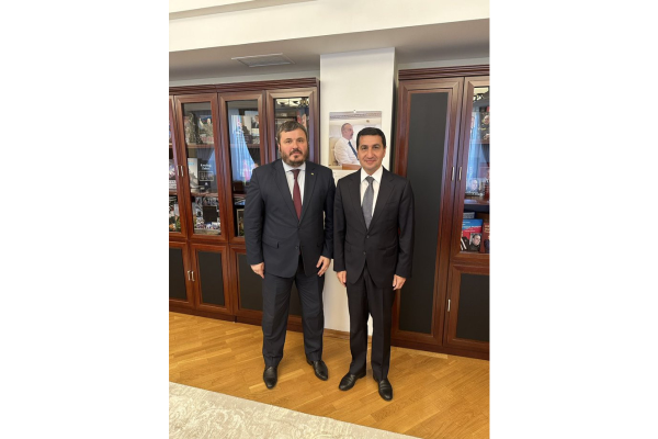 Hikmət Hacıyev Ukrayna səfiri ilə görüşüb