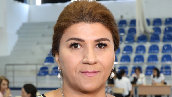 Əməkdar müəllimin ölkədən çıxışına "stop" qoyulub -Borcu var