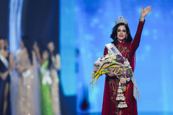 Fatima “Kainat gözəli” seçildi