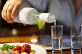 Marketdən araq, kolbasa oğurlayan şəxs- “Yeyib-içmək istəyirdim”