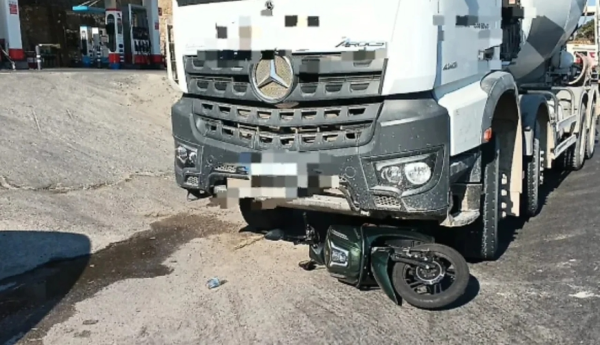 Türkiyədə azərbaycanlı motosikletçi betonqarışdıran maşının altında qalaraq öldü