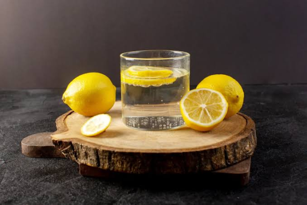 Səhərlər acqarına limonlu su içənlərə XƏBƏRDARLIQ edildi